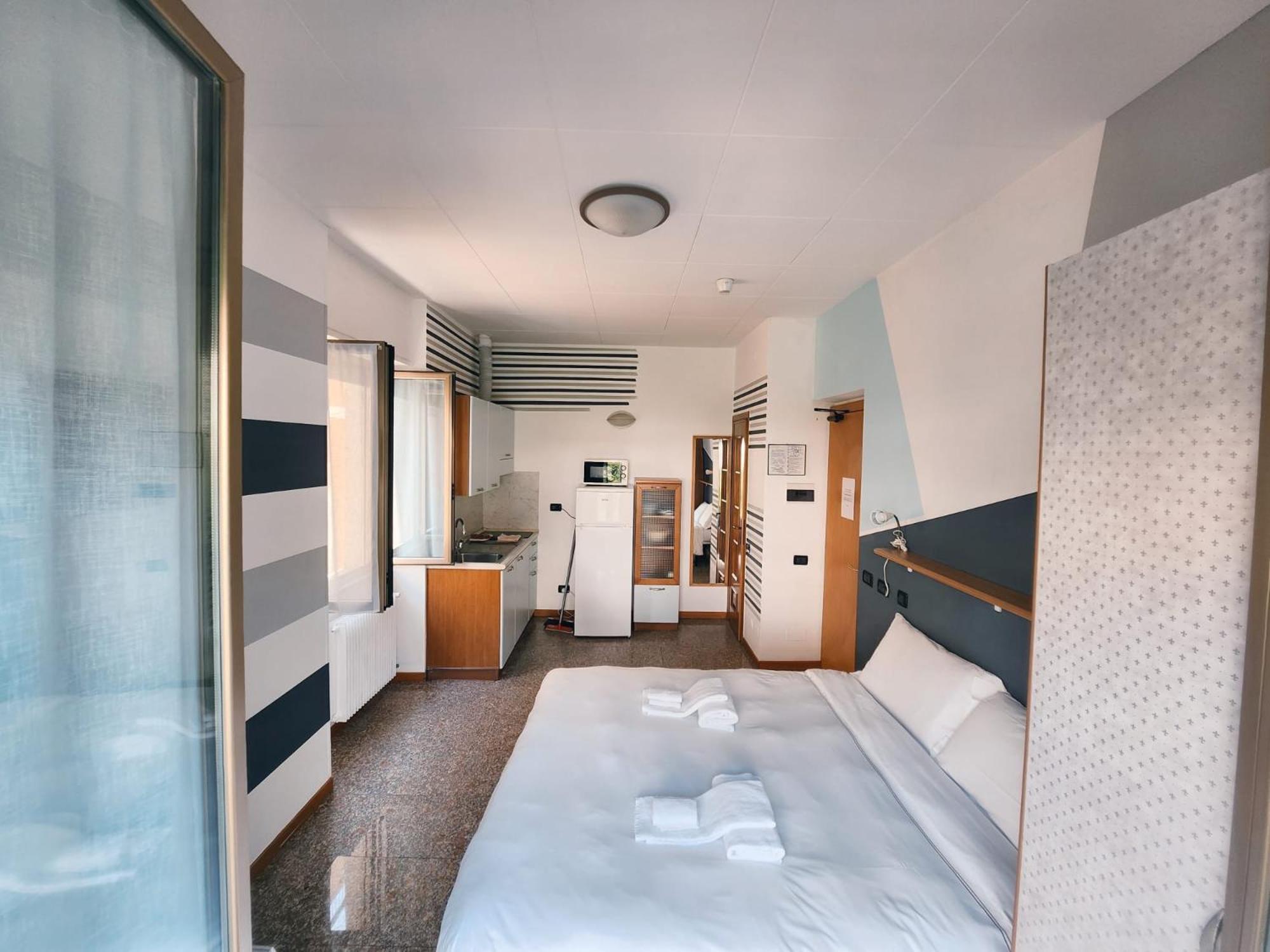 Residence Corallo アラッシオ 部屋 写真